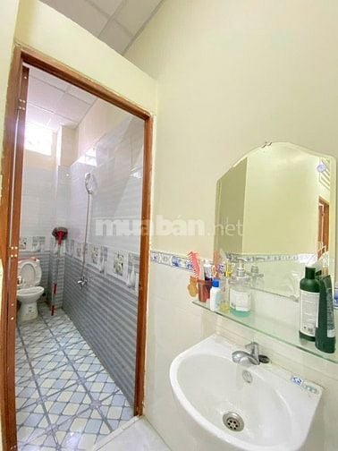 NHÀ LẦU SHR,60M2 P.Tân Tiến GẦN KHÁCH SẠN 5 Sao Mira Central Park Giá 