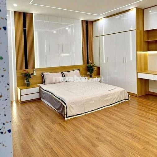 Đông Ngạc, nhỉnh 7 tỷ - Mới coong 30m - Thang máy- Ô tô sát nhà.