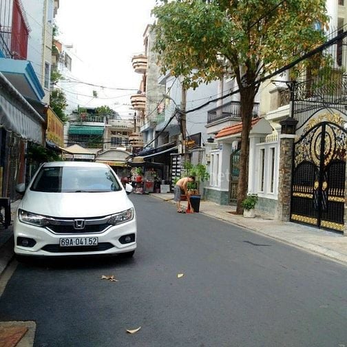 Cần bán gấp mặt tiền đường Lữ Gia, Quận 11