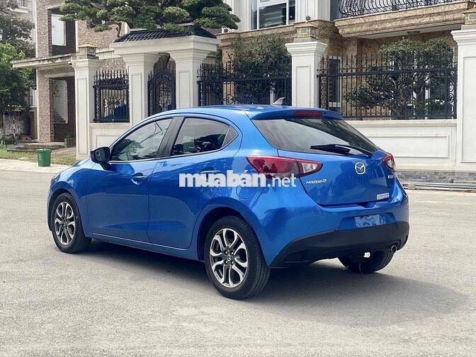 Mazda 2 2015 hatback - 8 km ( nhập Thái)