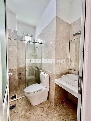 Nha Mới DT 4x18 1Trệt 2Lầu 3Pn 3Wc Sân Thượng Hẻm Xe Tải Ngay Bến Xưa