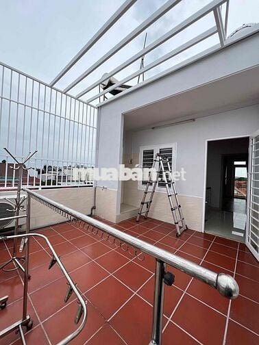 Nha Mới DT 4x18 1Trệt 2Lầu 3Pn 3Wc Sân Thượng Hẻm Xe Tải Ngay Bến Xưa