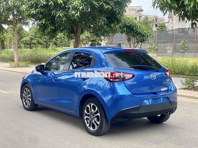 Mazda 2 2015 hatback - 8 km ( nhập Thái)