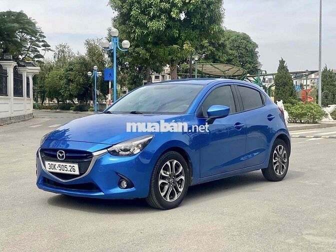 Mazda 2 2015 hatback - 8 km ( nhập Thái)