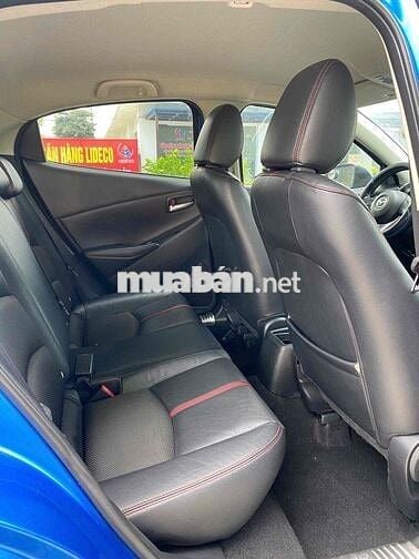 Mazda 2 2015 hatback - 8 km ( nhập Thái)