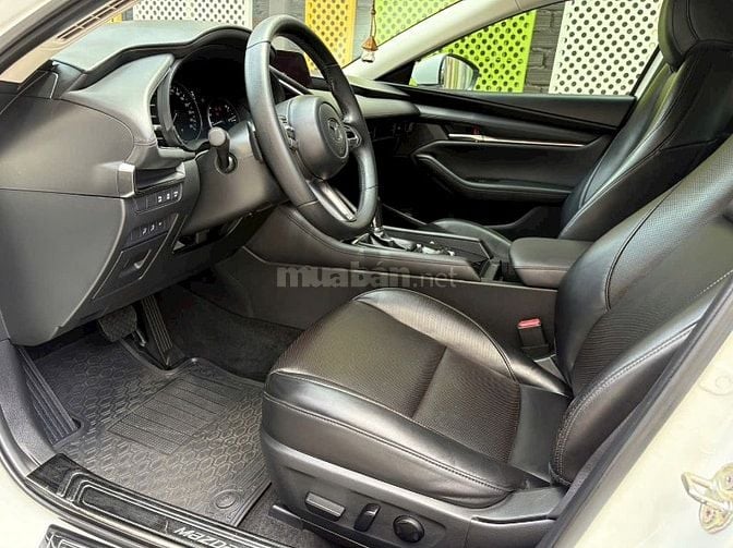Mazda3 Luxury 2022 Odo 26.000km