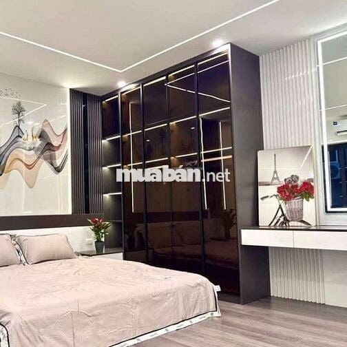 Đông Ngạc, nhỉnh 7 tỷ - Mới coong 30m - Thang máy- Ô tô sát nhà.