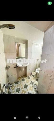 Nhà cho thuê đúc 2 tấm 4 phòng ngủ st