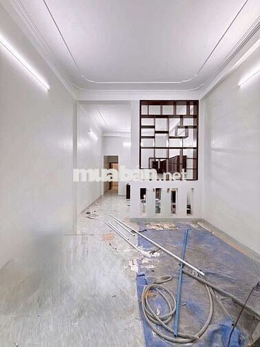 NHÀ 2 LẦU - HẺM 387 TRẦN NAM PHÚ