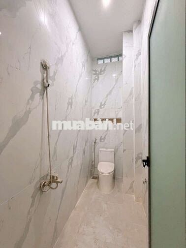 NHÀ 2 LẦU - HẺM 387 TRẦN NAM PHÚ