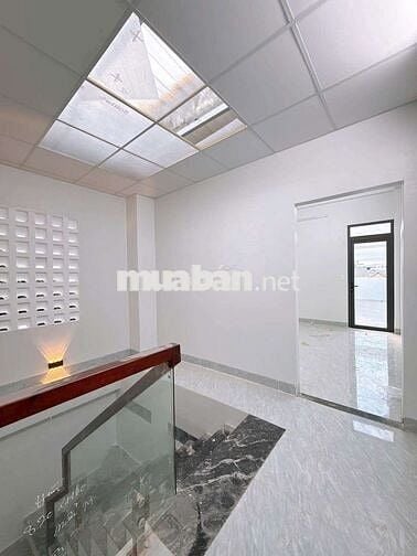 NHÀ 2 LẦU - HẺM 387 TRẦN NAM PHÚ