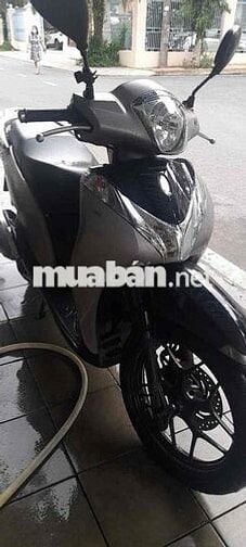 Đổi xe cho vợ nên cần bán gấp.