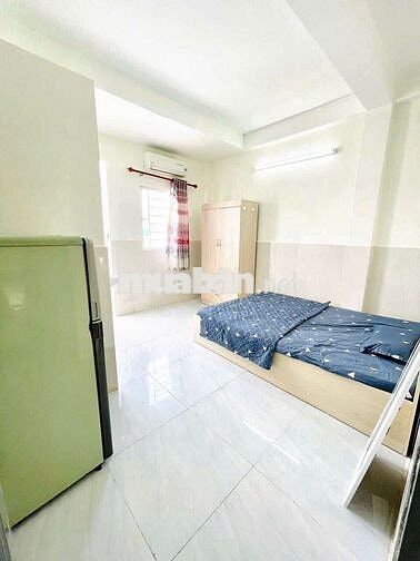 Studio full nội thất tách bếp ban công gần Lancaster Legacy máy giặt