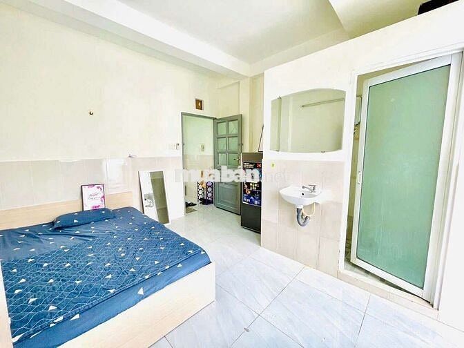 Studio full nội thất tách bếp ban công gần Lancaster Legacy máy giặt