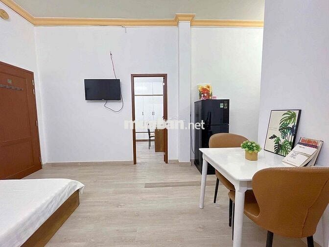 2PN cửa sổ thoáng, Full nội thất ngay Lê Văn Sỹ