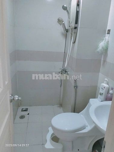 Chung cư Trương Định, Tân Định, Q1: 75m2, 2p ngủ, ban công, 10tr/th