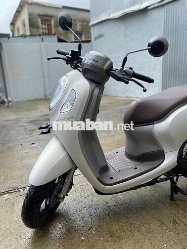Scoppy trắng 2022 xe đẹp nguyên rin chính chủ bán