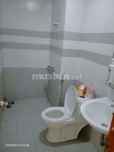 Chung cư Trương Định, Tân Định, Q1: 75m2, 2p ngủ, ban công, 10tr/th