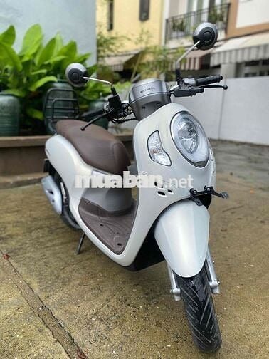 Scoppy trắng 2022 xe đẹp nguyên rin chính chủ bán
