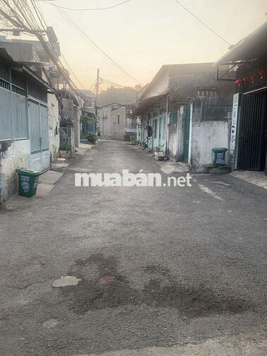 cần bán nhà chính chủ , vị trí trung tâm Thủ Đức, gần trường học , BV