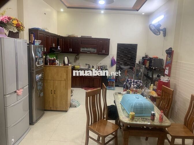 cần bán nhà chính chủ , vị trí trung tâm Thủ Đức, gần trường học , BV