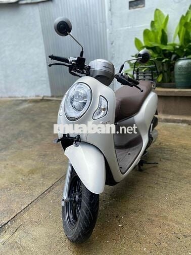 Scoppy trắng 2022 xe đẹp nguyên rin chính chủ bán