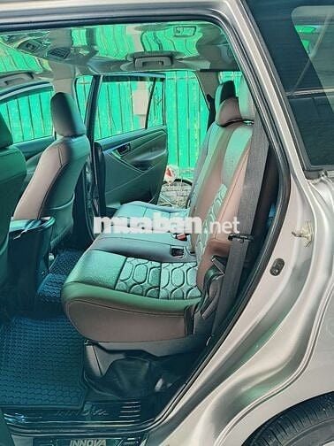 Gia đình bán xe Innova 2019