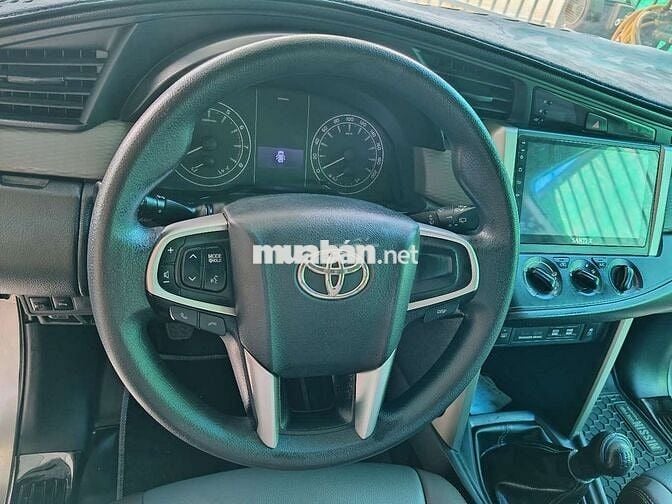 Gia đình bán xe Innova 2019