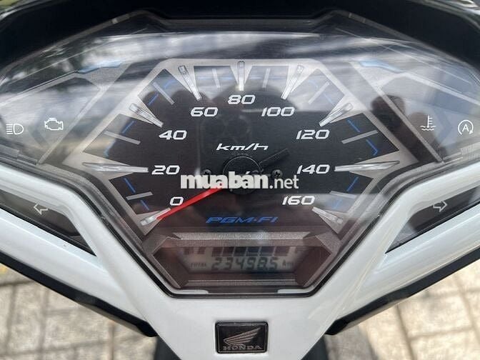 Dư dùng cần bán xe Vario đời 2017