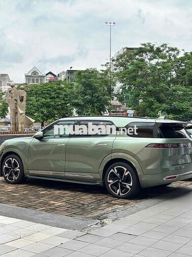 VinFast VF9 2025 Plus