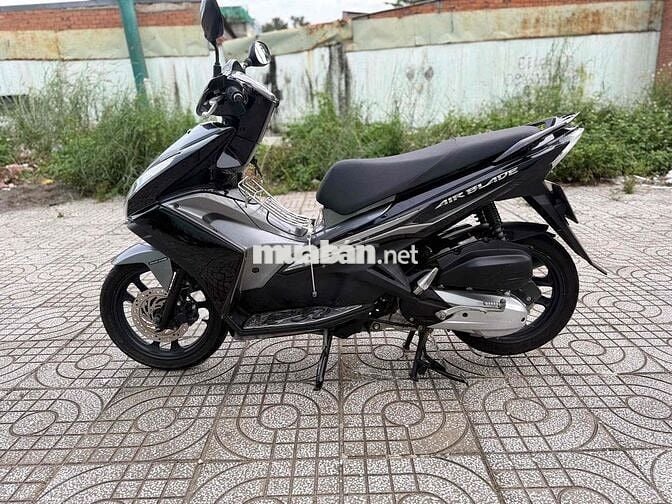 Airblade 2015 xe khá đẹp máy zin êm ngay chủ kí