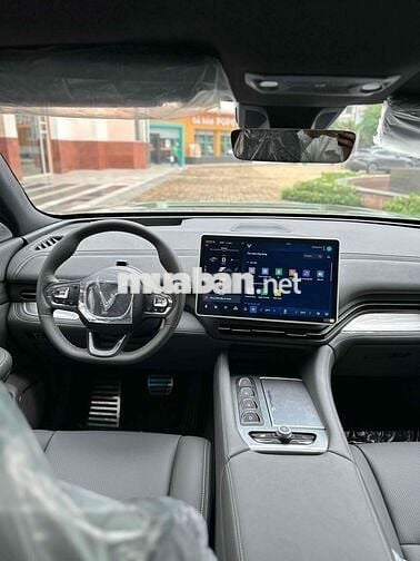 VinFast VF9 2025 Plus