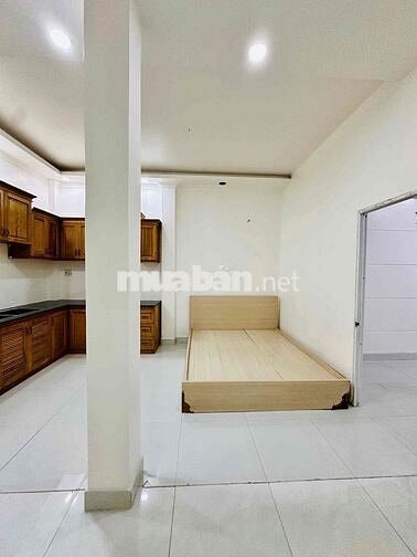 CẦN BÁN NHÀ 2 MT LÔ GÓC CHÍNH CHỦ PVC