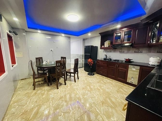 GẤP BÁN NGAY CHỢ BÀ CHIỂU - HẺM XE HƠI - 6 TẦNG - 61m2 - 10,9 TỶ TL