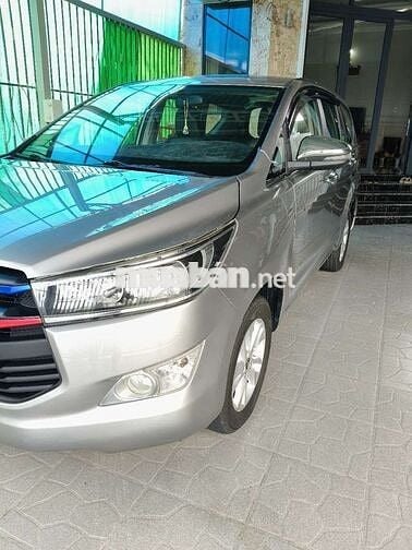 Gia đình bán xe Innova 2019