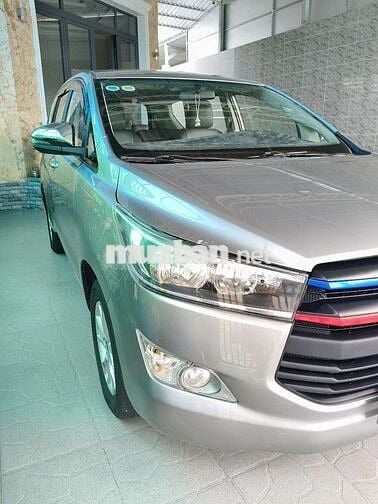 Gia đình bán xe Innova 2019