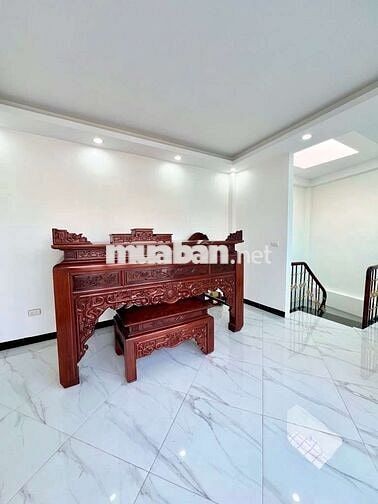 VĂN CAO BA ĐÌNH, NHÀ ĐẸP 5 TẦNG, GẦN PHỐ, NGÕ NÔNG.