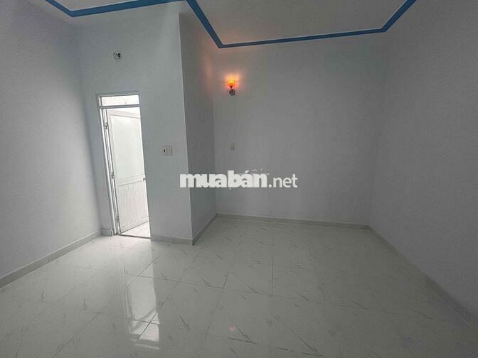 Nhà mặt tiền đường ở Đức Hoà, Long An