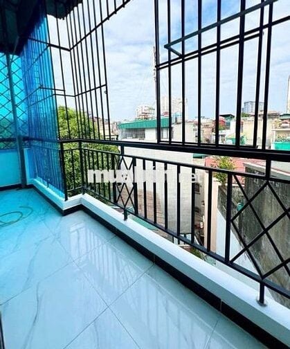 VĂN CAO BA ĐÌNH, NHÀ ĐẸP 5 TẦNG, GẦN PHỐ, NGÕ NÔNG.