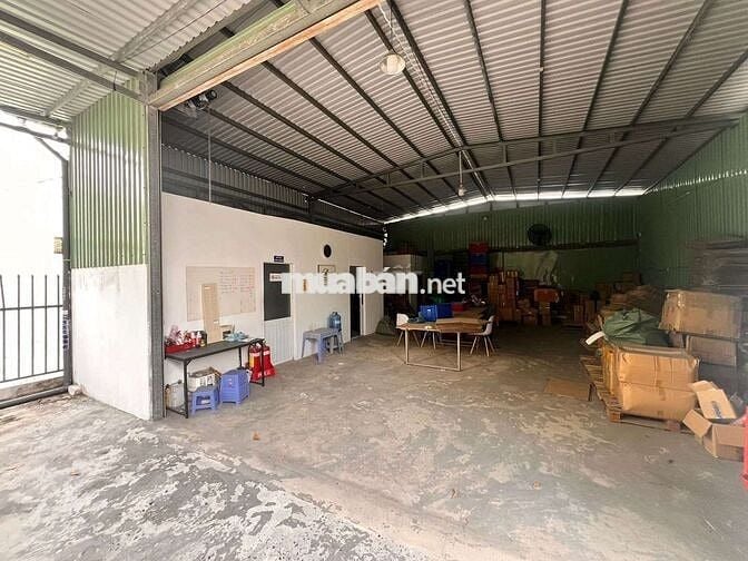 Xưởng 10×15 có sẳn văn phòng gần chợ hiệp Thành