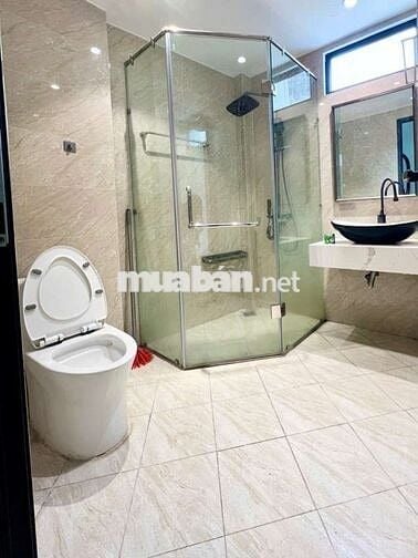 VĂN CAO BA ĐÌNH, NHÀ ĐẸP 5 TẦNG, GẦN PHỐ, NGÕ NÔNG.