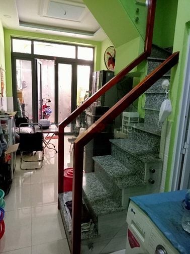 Nhà chính chủ rao bán, giấy tờ hợp lệ, cam kết không tranh chấp.