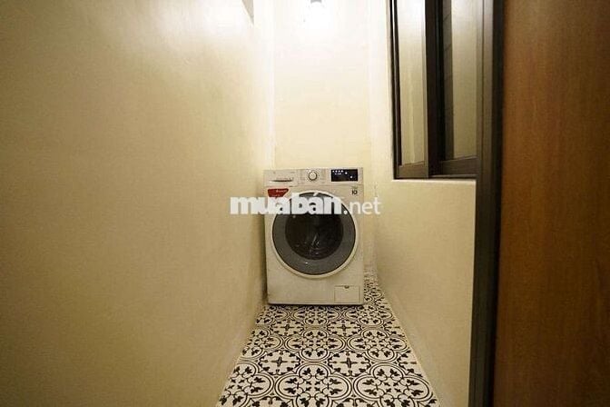 Chính chủ cho thuê căn hộ tập thể tầng 1, 50m2 2 PN - số 32 Lý Nam Đế