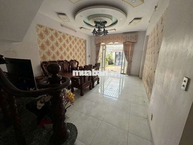 Cho thuê nhà 1 Trệt 2 Lầu trong Trung tâm hành chính Dĩ An