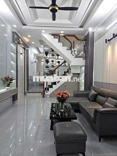 CHÍN CHỦ CẦN BÁN NHÀ SHR ĐÚC 3 lầu h7m PHÁPlý CHUẨN,DT 52m, giá5,870tr