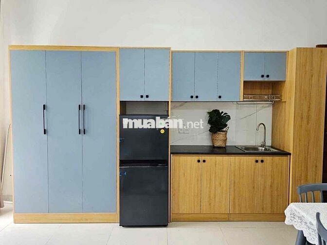 Căn Hộ Full Nội Thất Ban Công Gần Ngã Tư Hàng Xanh Ngay Bùi Đình Tuý