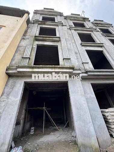 3.75 tỷ nhà ô tô đỗ cửa ngõ thông, cạnh trục chính 15m 3.75 tỷ nhà ô tô đỗ cửa ngõ thông, cạnh trục chính 15m