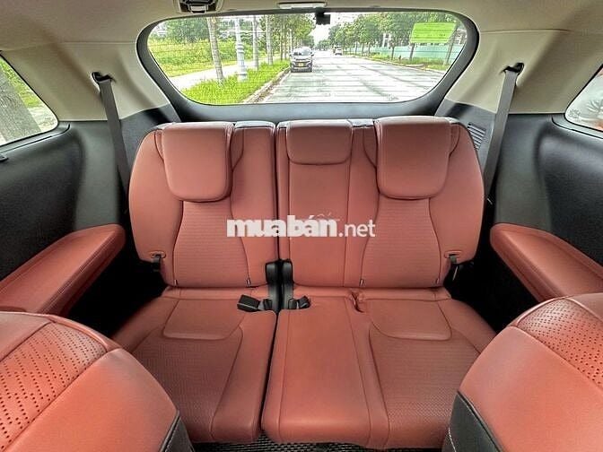 KIA Carnival 2023 màu trắng ngọc, 46.000 KM