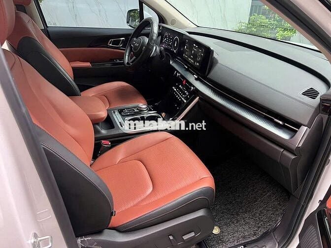 Kia Carnival 2024 Premium 2.2D 7S - 22,000 km.