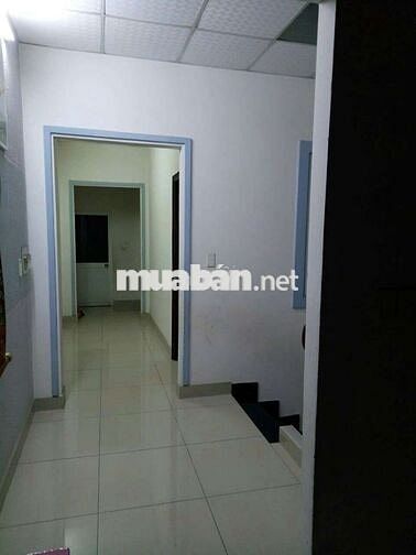 Nhà cho thuê có lầu 3 phòng gần cầu bà mẫn